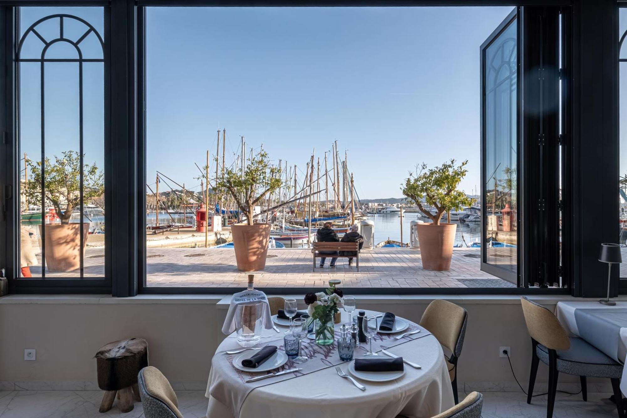 Hotel Restaurant De La Tour Санари-сюр-Мер Экстерьер фото